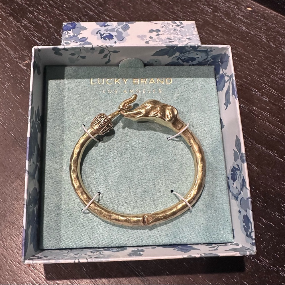 Lucky Brand Elephant Bangle Bracelet Lucky Brand Gold Tone - Picture 3 of 7